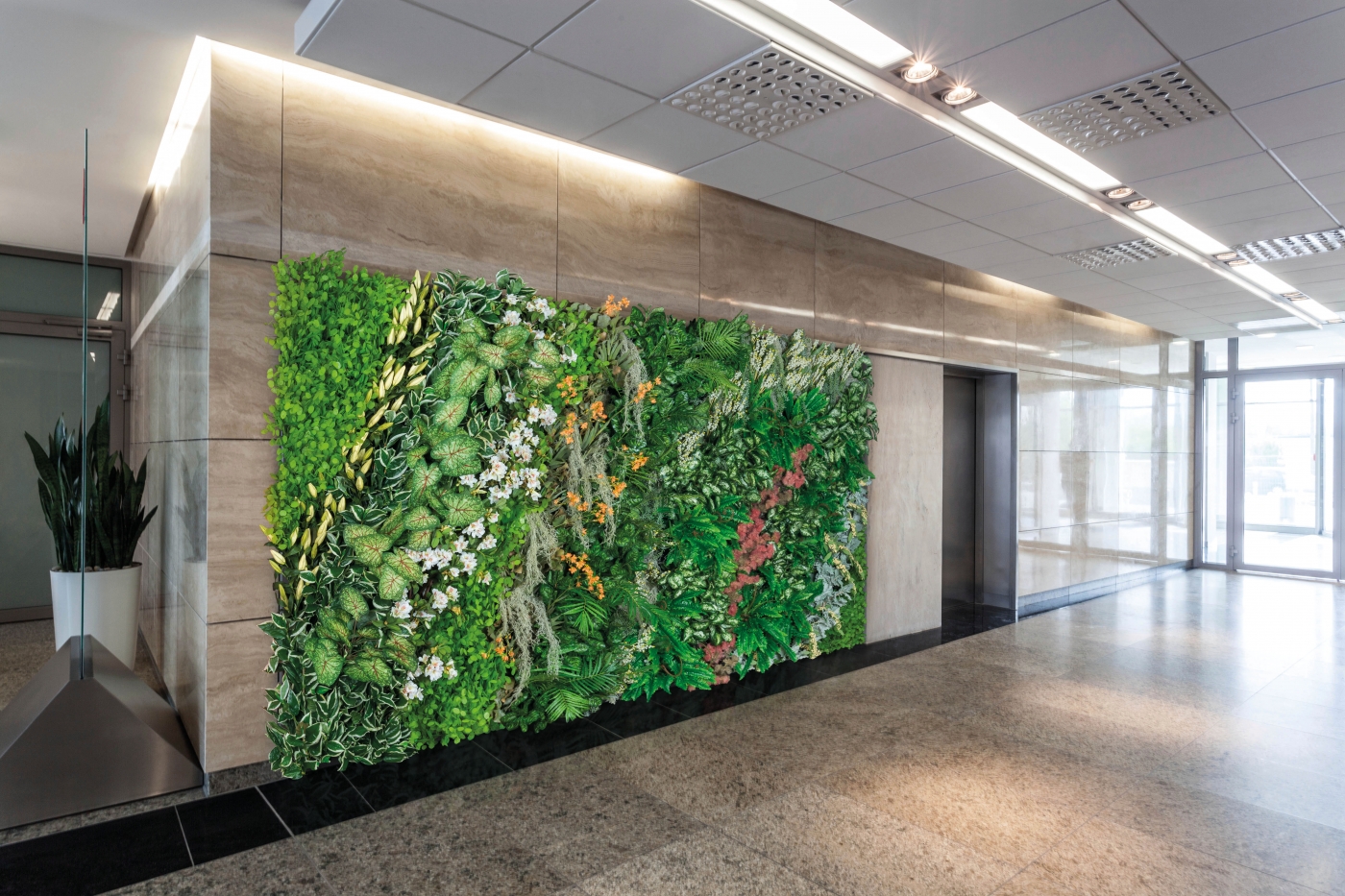 1568023551-VG_Vertical Garden_1